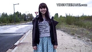 گرم خون والی لڑکی ای ...